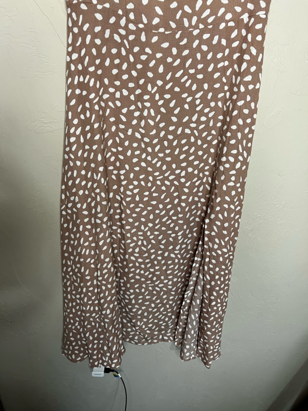 Petal & Pup Franklin Puff Sleeve Side Slit Taupe Sweatheart Neckline Midi Dress - Picture 6 of 13